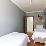 Apartamento Spacious & Modern 3br Sisli *